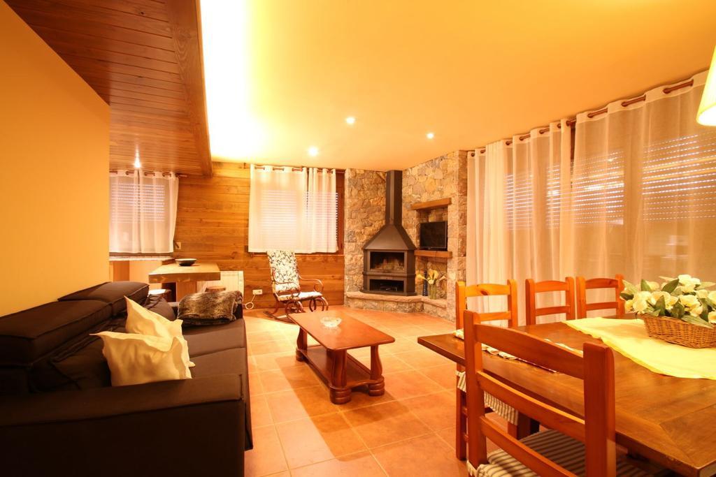 סן לורנצו דה מורוניס Apartaments Piteus Casa Dionis מראה חיצוני תמונה