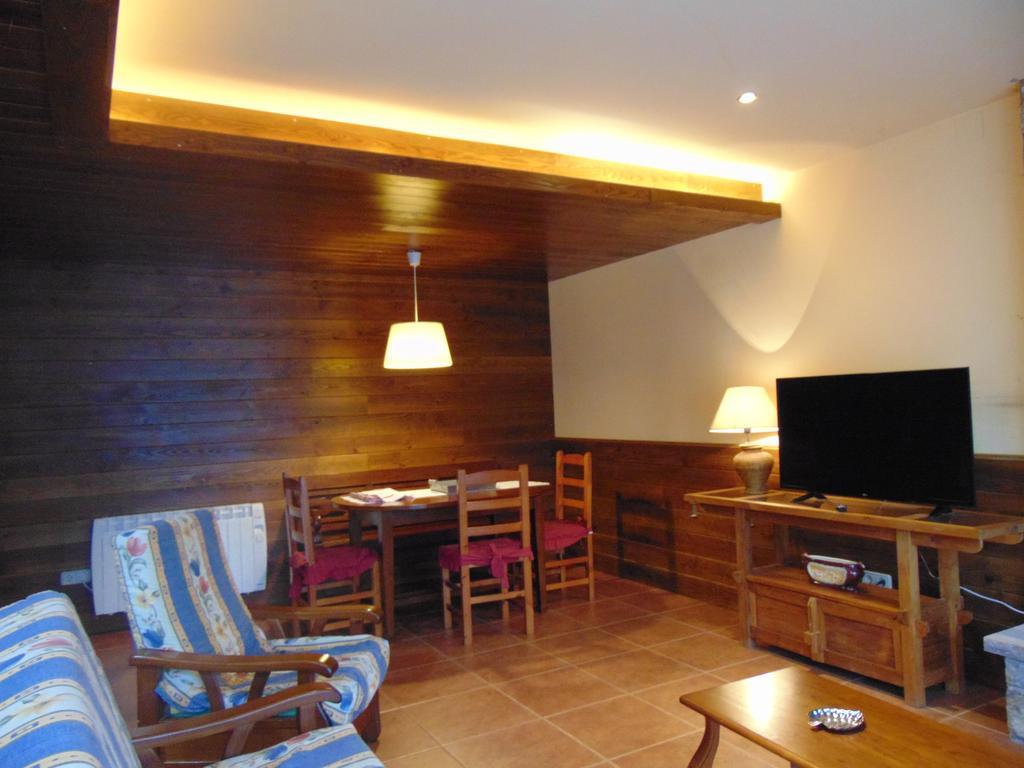 סן לורנצו דה מורוניס Apartaments Piteus Casa Dionis מראה חיצוני תמונה